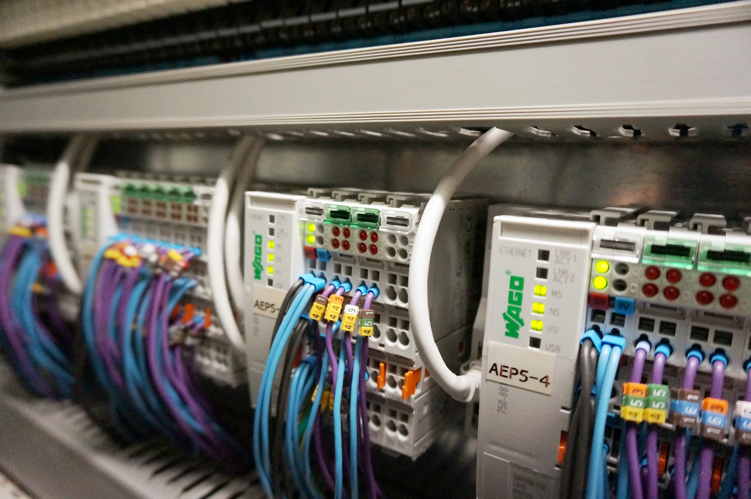 WAGO industrial control hardware in a monitoring setup.